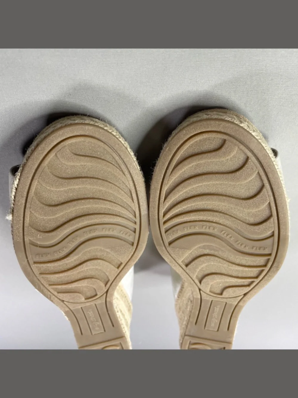 NEW Easy Street Shoes Womens 9 white brown satin jute wedges summer cocktail